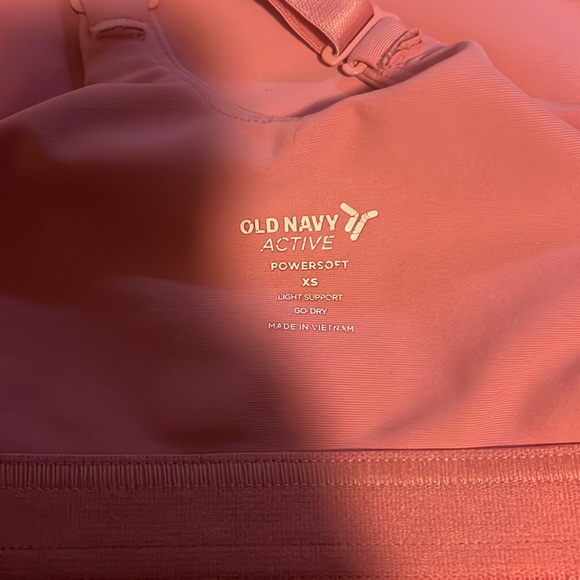 old navy workout tank - Picture 6 of 6